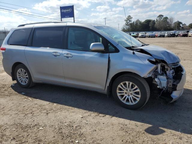 5TDYK3DC1CS210207 - 2012 TOYOTA SIENNA XLE SILVER photo 4