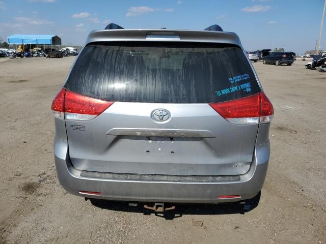 5TDYK3DC1CS210207 - 2012 TOYOTA SIENNA XLE SILVER photo 6