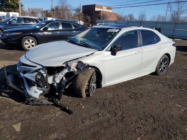 4T1T11AK9RU231996 - 2024 TOYOTA CAMRY SE NIGHT SHADE WHITE photo 1