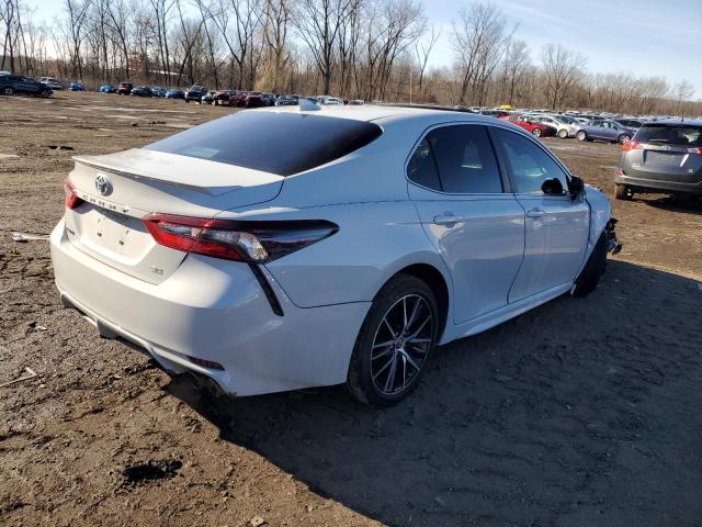 4T1T11AK9RU231996 - 2024 TOYOTA CAMRY SE NIGHT SHADE WHITE photo 3