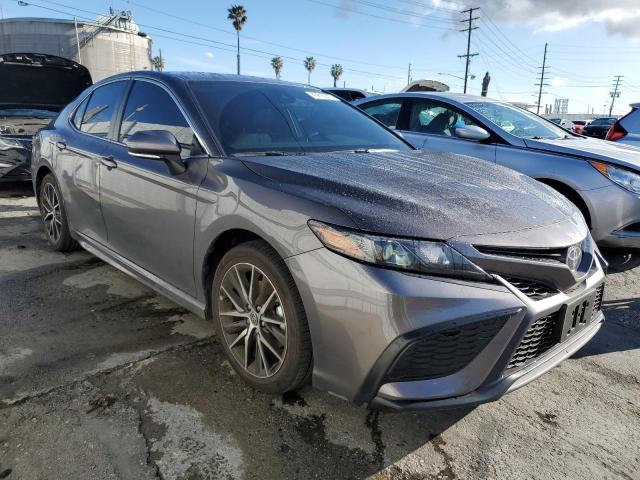 4T1T11AKXPU725913 - 2023 TOYOTA CAMRY SE NIGHT SHADE GRAY photo 4