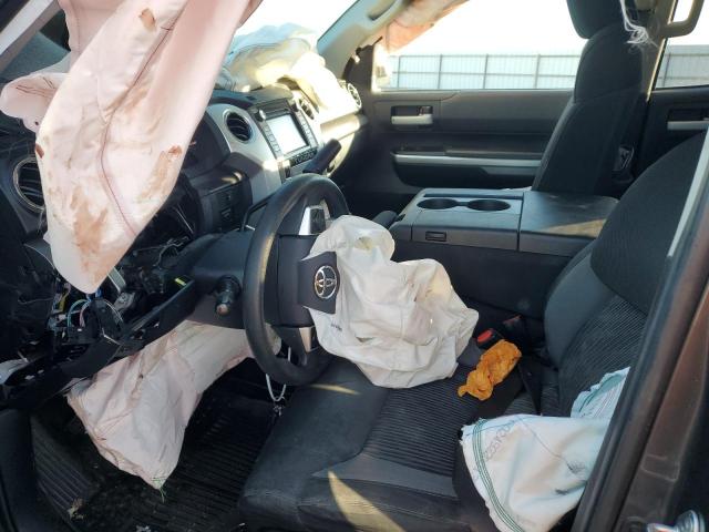 5TFUY5F19HX605936 - 2017 TOYOTA TUNDRA DOUBLE CAB SR/SR5 GRAY photo 7