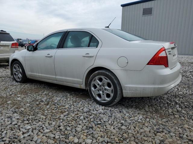 3FAHP0HA8BR111769 - 2011 FORD FUSION SE WHITE photo 2