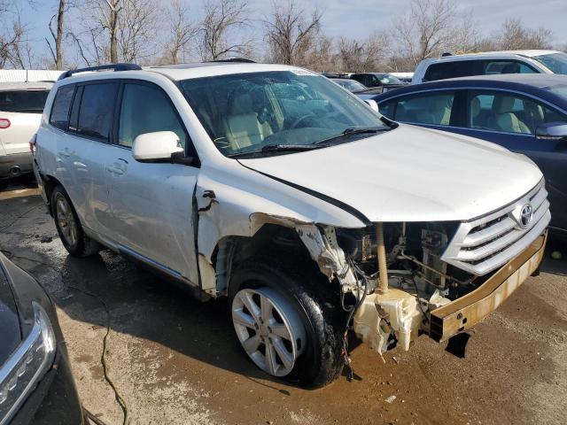 5TDBK3EH5BS067406 - 2011 TOYOTA HIGHLANDER BASE WHITE photo 4