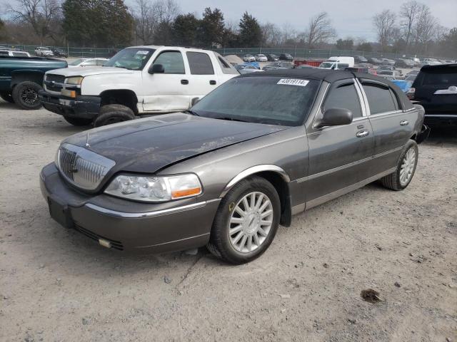 1LNHM81W33Y621985 - 2003 LINCOLN TOWN CAR EXECUTIVE GRAY photo 1