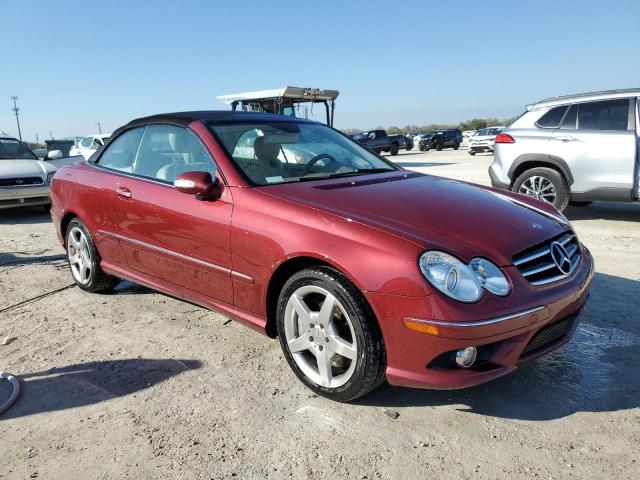 WDBTK72FX7T076074 - 2007 MERCEDES-BENZ CLK 550 RED photo 4