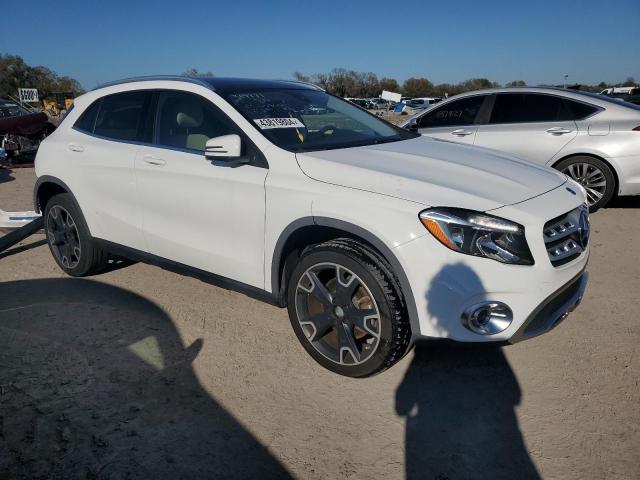 WDCTG4EB6KJ586012 - 2019 MERCEDES-BENZ GLA 250 WHITE photo 4