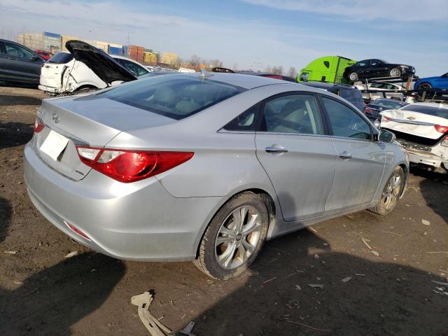 5NPEC4AC5BH001227 - 2011 HYUNDAI SONATA SE SILVER photo 3