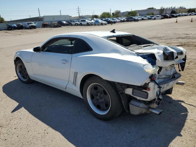 2G1FA1ED6B9145814 - 2011 CHEVROLET CAMARO LS WHITE photo 2