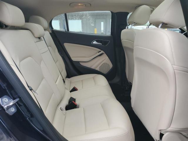 WDCTG4EB3KU004396 - 2019 MERCEDES-BENZ GLA 250 Bleu photo 11