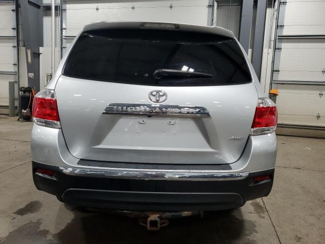 5TDBK3EH5DS250095 - 2013 TOYOTA HIGHLANDER BASE SILVER photo 6