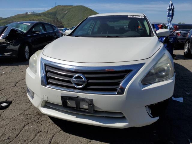 1N4AL3AP4DN584555 - 2013 NISSAN ALTIMA 2.5 WHITE photo 5