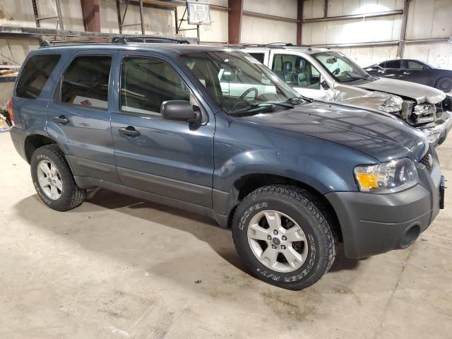 1FMYU03Z15KE17944 - 2005 FORD ESCAPE XLT GRAY photo 4