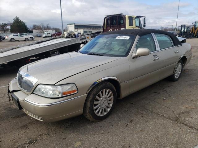 1LNHM81W74Y614426 - 2004 LINCOLN TOWN CAR EXECUTIVE TAN photo 1