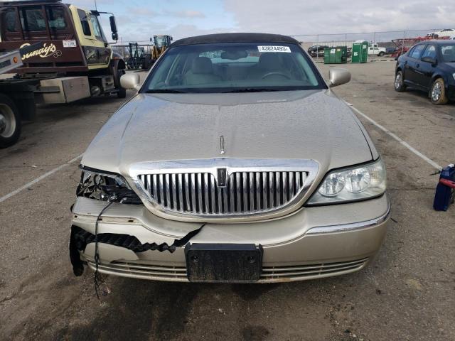 1LNHM81W74Y614426 - 2004 LINCOLN TOWN CAR EXECUTIVE TAN photo 5