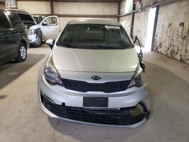 KNADM4A38G6626101 - 2016 KIA RIO EX LX SILVER photo 5