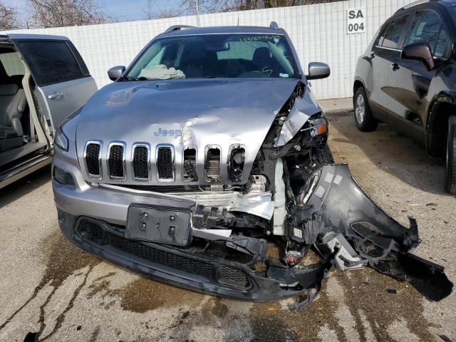 1C4PJMCB3JD516234 - 2018 JEEP CHEROKEE LATITUDE SILVER photo 5