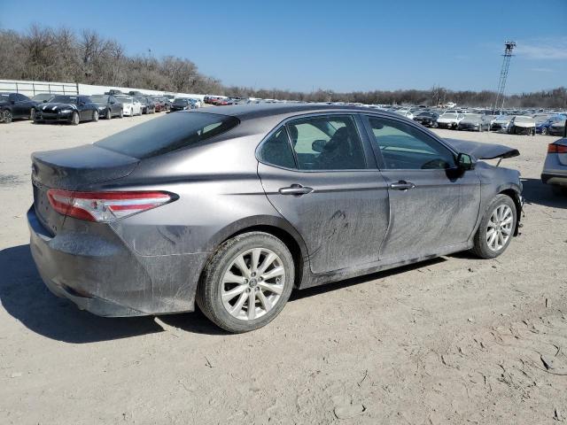 4T1B11HK7JU631724 - 2018 TOYOTA CAMRY L GRAY photo 3