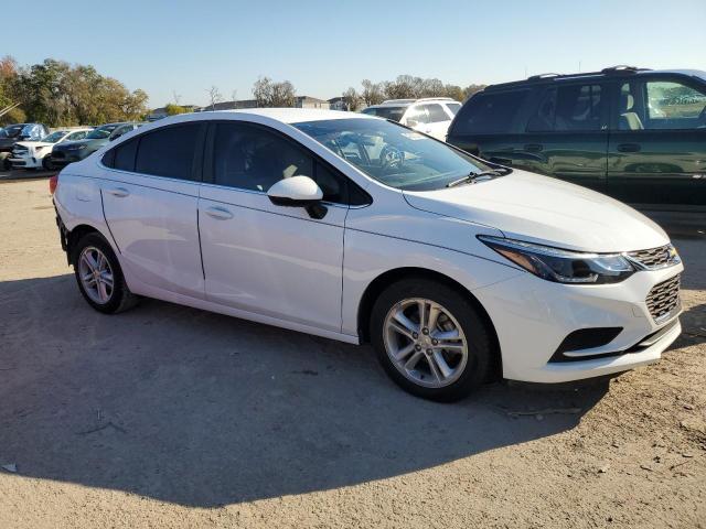 1G1BE5SM0J7240917 - 2018 CHEVROLET CRUZE LT WHITE photo 4