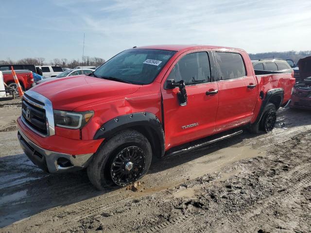 5TFDM5F16BX022310 - 2011 TOYOTA TUNDRA CREWMAX SR5 RED photo 1