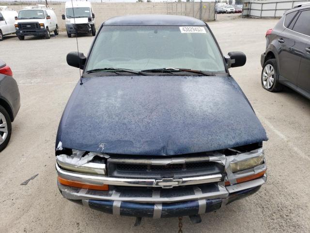 1GCCS19W728219286 - 2002 CHEVROLET S TRUCK S10 BLUE photo 5