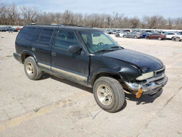 1GNCS13W01K252776 - 2001 CHEVROLET BLAZER BLACK photo 4