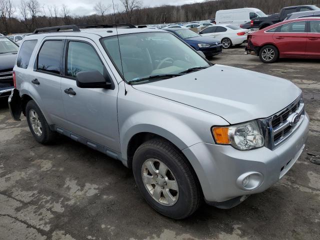 1FMCU9DG4BKA96442 - 2011 FORD ESCAPE XLT SILVER photo 4