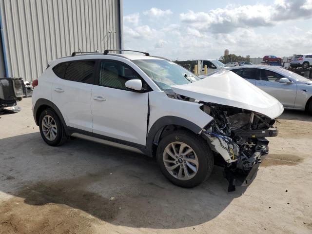 KM8J33A23HU352907 - 2017 HYUNDAI TUCSON LIMITED WHITE photo 4