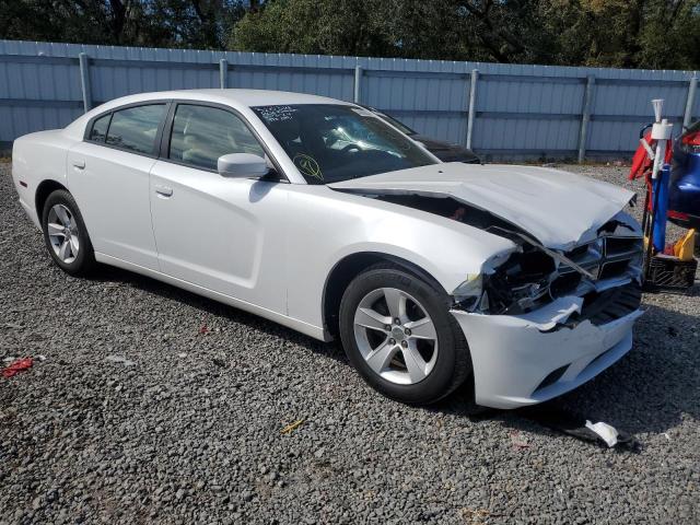 2C3CDXBG0DH552432 - 2013 DODGE CHARGER SE WHITE photo 4