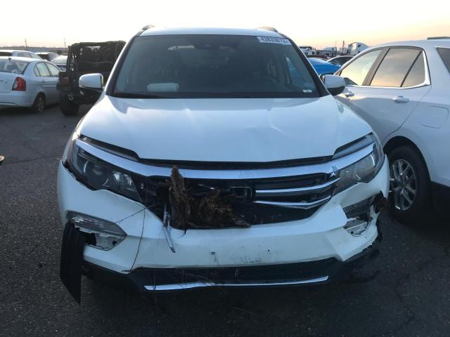 5FNYF6H96HB082675 - 2017 HONDA PILOT TOURING WHITE photo 5