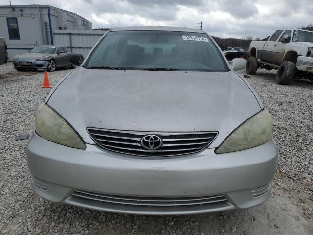 4T1BE32K95U050885 - 2005 TOYOTA CAMRY LE SILVER photo 5