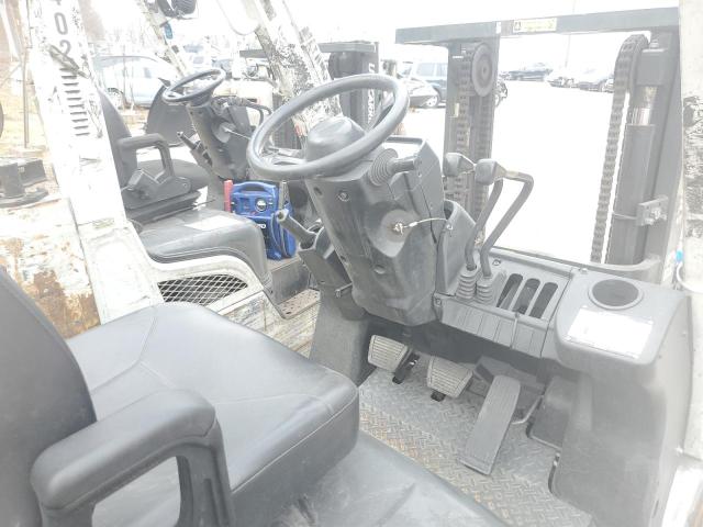 CP1F29W7620 - 2015 NISSAN FORKLIFT GRAY photo 5