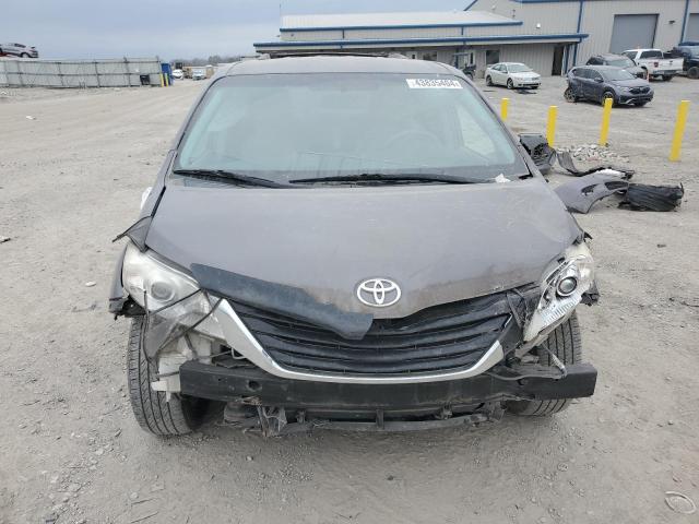 5TDKK3DC5DS381145 - 2013 TOYOTA SIENNA LE GRAY photo 5