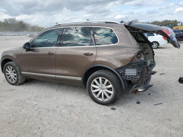 WVGFF9BP5BD004320 - 2011 VOLKSWAGEN TOUAREG V6 BROWN photo 2