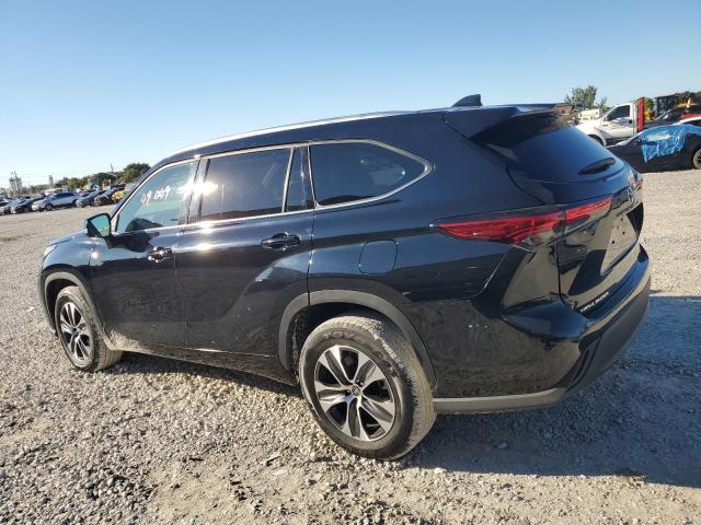 5TDGZRAH6MS072000 - 2021 TOYOTA HIGHLANDER XLE BLACK photo 2