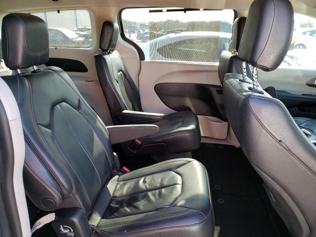 2C4RC1BG9KR560400 - 2019 CHRYSLER PACIFICA TOURING L SILVER photo 11