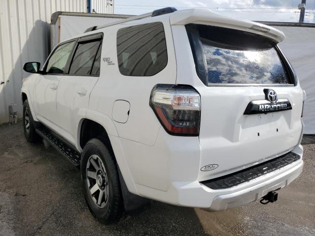 JTEBU5JR3J5540126 - 2018 TOYOTA 4RUNNER SR5/SR5 PREMIUM WHITE photo 3