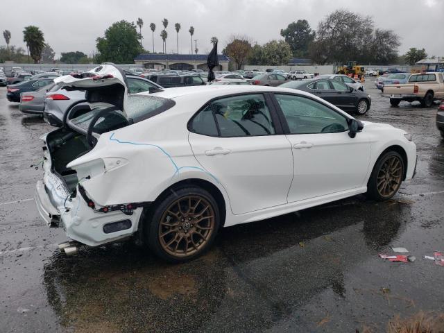 4T1G11AK7PU105439 - 2023 TOYOTA CAMRY SE NIGHT SHADE WHITE photo 3