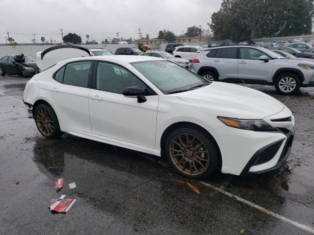 4T1G11AK7PU105439 - 2023 TOYOTA CAMRY SE NIGHT SHADE WHITE photo 4
