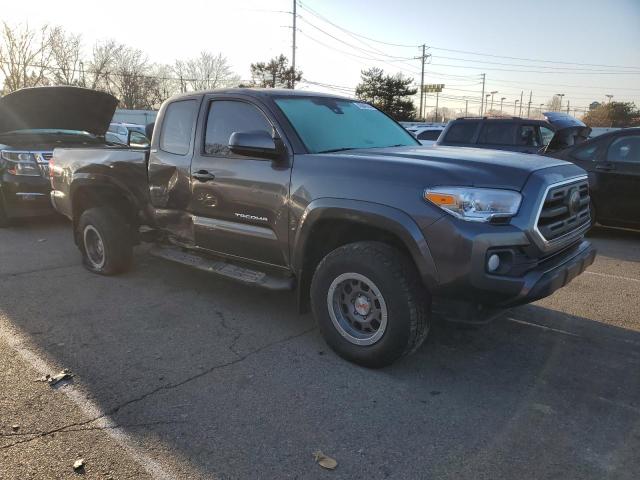 5TFSZ5AN7JX128878 - 2018 TOYOTA TACOMA ACCESS CAB ნაცრისფერი ფოტო 4