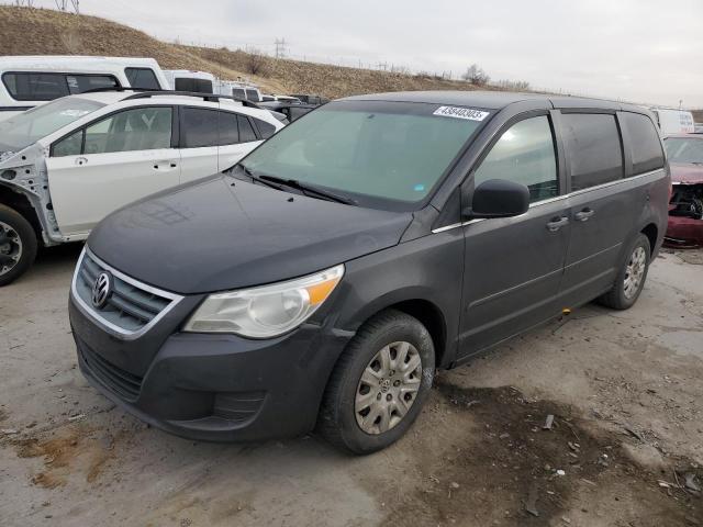 2C4RVAAG1CR390532 - 2012 VOLKSWAGEN ROUTAN S GRAY photo 1