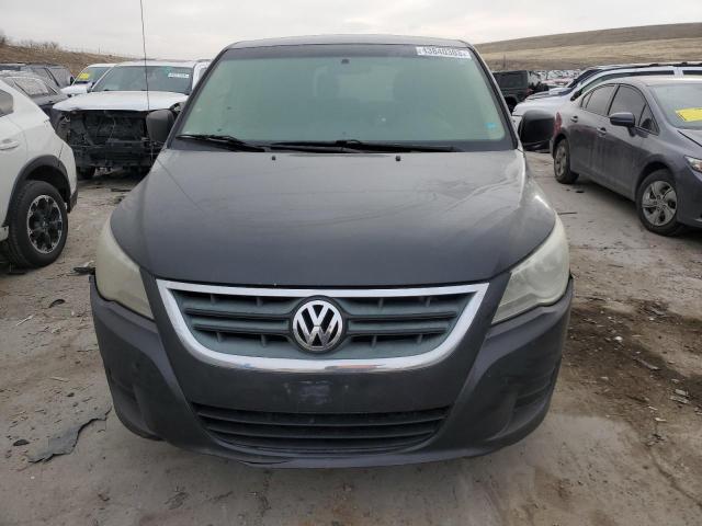 2C4RVAAG1CR390532 - 2012 VOLKSWAGEN ROUTAN S GRAY photo 5