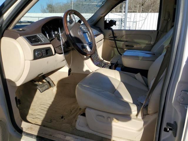 1GYFK63838R179323 - 2008 CADILLAC ESCALADE LUXURY WHITE photo 7