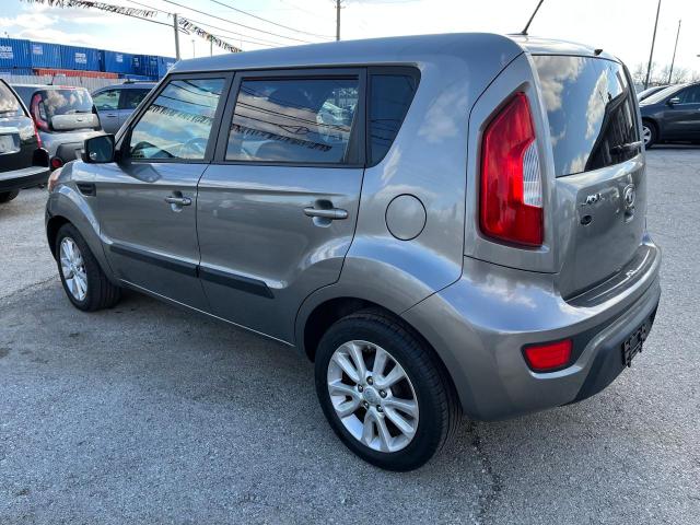 KNDJT2A60D7495100 - 2013 KIA SOUL + GRAY photo 3