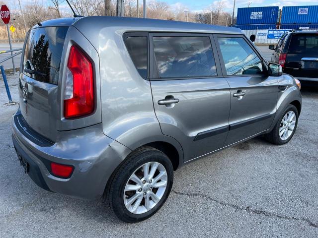 KNDJT2A60D7495100 - 2013 KIA SOUL + GRAY photo 4