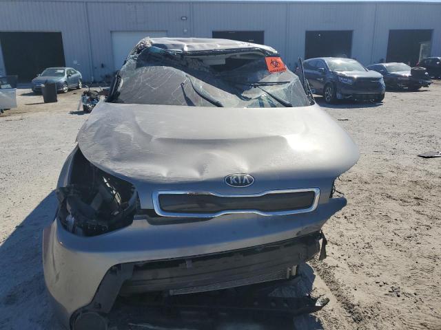 KNDJP3A56F7202711 - 2015 KIA SOUL + GRAY photo 5