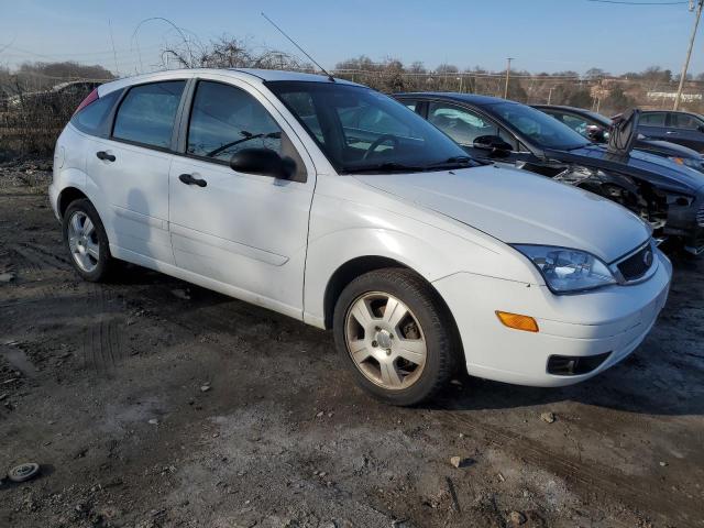 1FAHP37N07W314701 - 2007 FORD FOCUS ZX5 WHITE photo 4