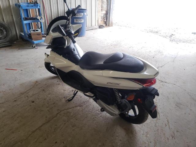 MLHJF2802B5001270 - 2011 HONDA PCX WHITE photo 3