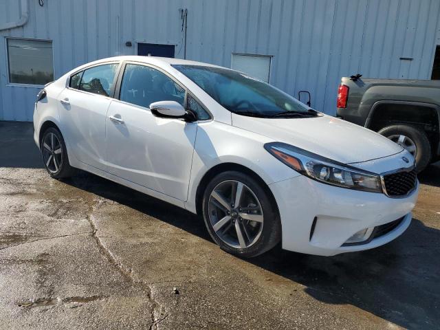 3KPFL4A89HE004581 - 2017 KIA FORTE EX WHITE photo 4