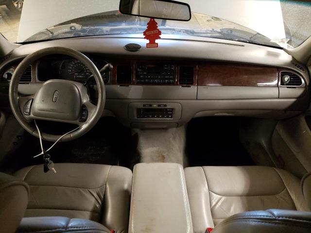 1LNHM81W4XY681263 - 1999 LINCOLN TOWN CAR EXECUTIVE SILVER photo 8